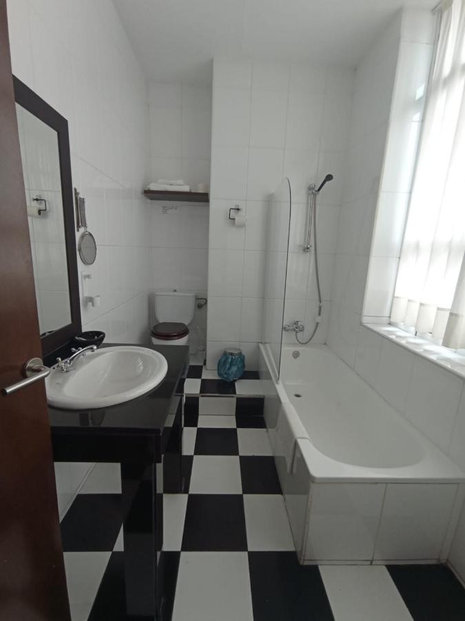אבילס Hotel / Restaurante La Pepa מראה חיצוני תמונה